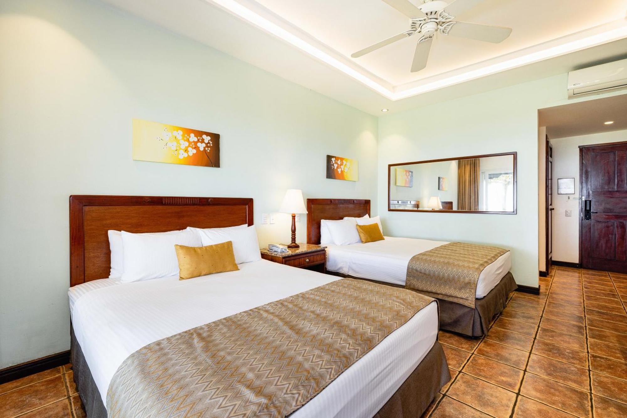 Hotel Tamarindo Diria Beach Resort Ruang foto